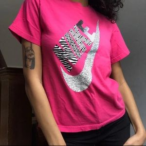 Hot Pink Nike Tee 🤩